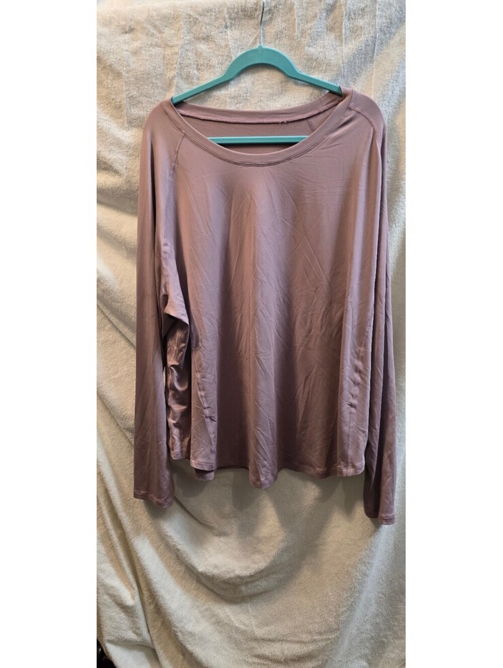 New w/o tags Womens 5XL Long Sleek Workout Top in Mauve